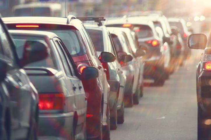 Workers with long commutes sleep less and are more likely to be obese Workers with long commutes sleep less and are more likely to be obese