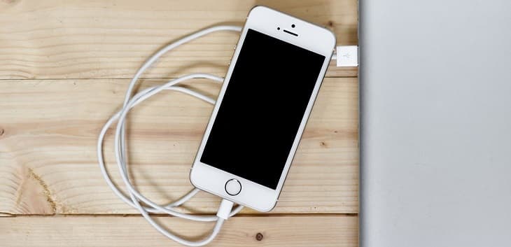 Turns out, we’ve been charging our phones the wrong way Turns out, we’ve been charging our phones the wrong way