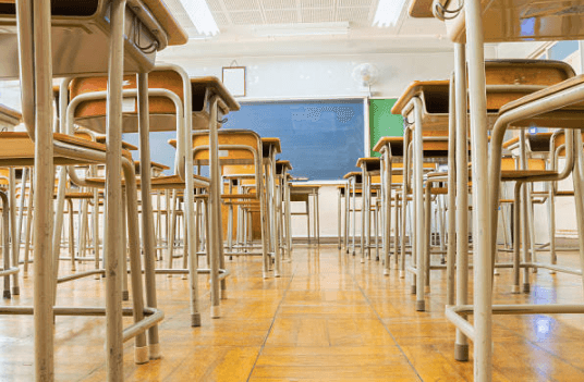 Mum brings knife to son’s school to ‘confront bullies’