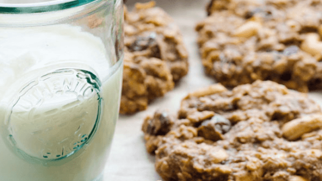 These 2-ingredient crackers are the perfect healthy after-school snack