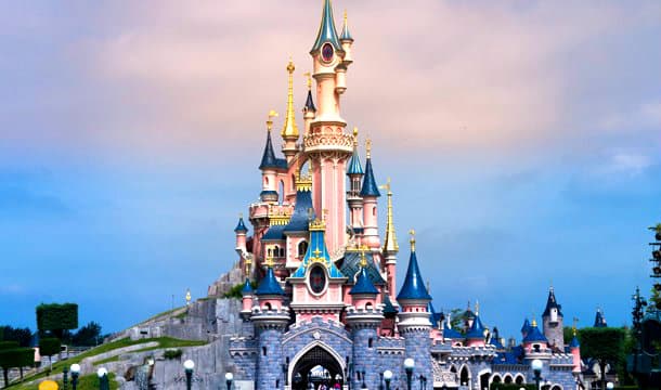 These magical photos show what it is like to get married at Disney These magical photos show what it is like to get married at Disney