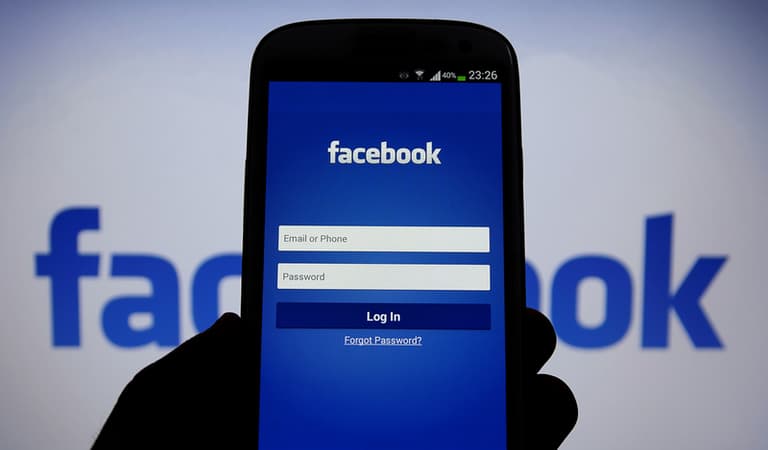 Facebook to block all foreign 8th Amendment referendum ads from today