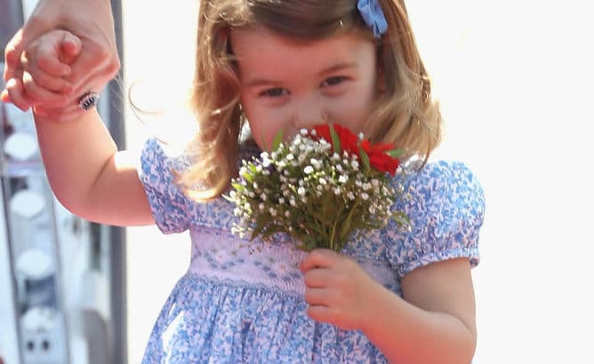 People are obsessing over Princess Charlotte copying the Queen People are obsessing over Princess Charlotte copying the Queen