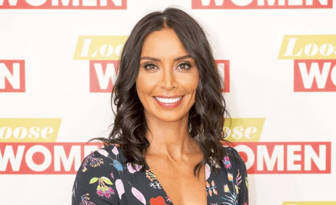 Christine Lampard looks stunning weeks before due date in this Karen Millen dress