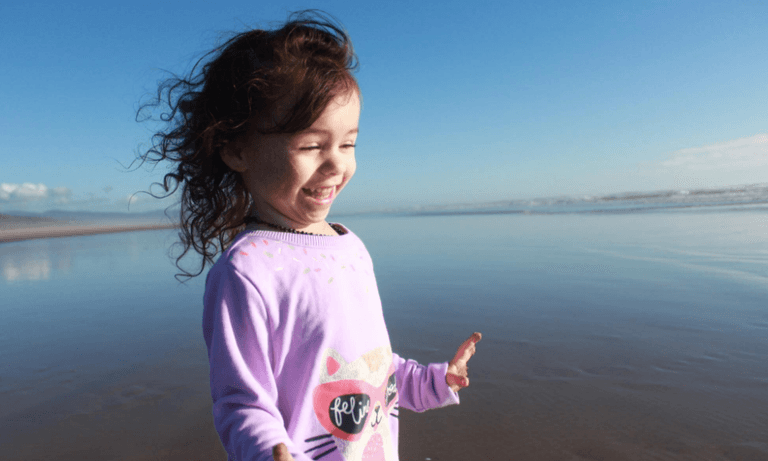 Mum’s warning as daughter steps on hot sand causing her skin to start ‘falling off’
