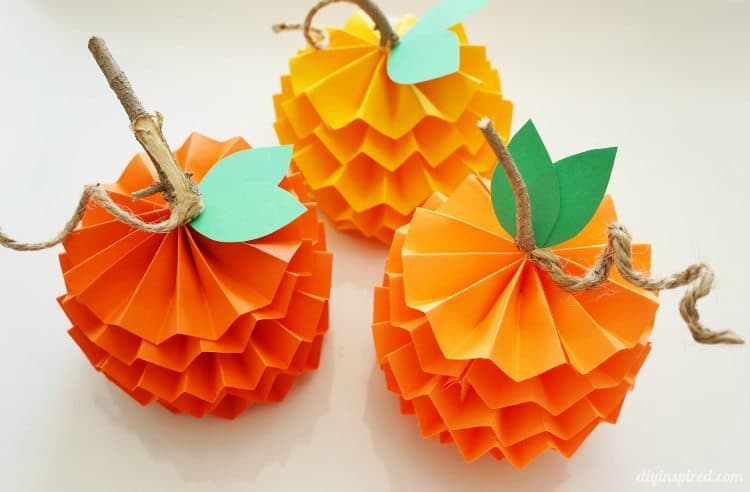 5 easy peasy Halloween crafts to make with your kids this long weekend 5 easy peasy Halloween crafts to make with your kids this long weekend