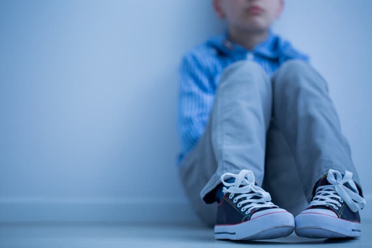 ‘Smartphone therapy’ to be given to kids with depression in the UK