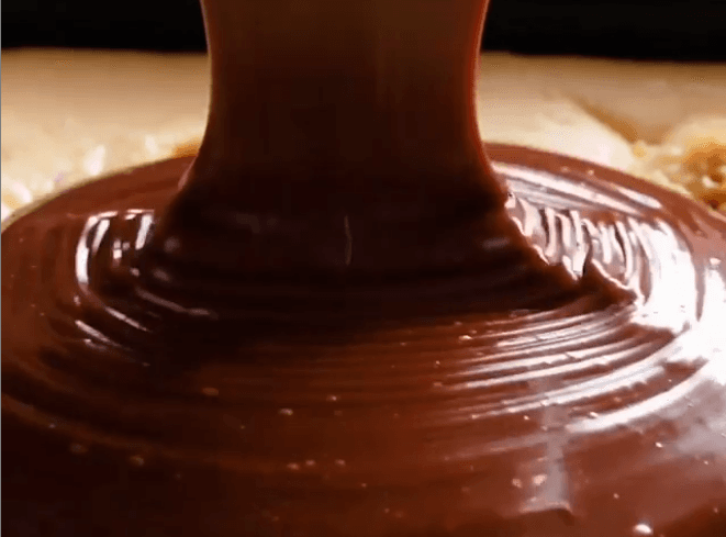 The kids will absolutely adore this gorgeous Ferrero Roche cheesecake The kids will absolutely adore this gorgeous Ferrero Roche cheesecake