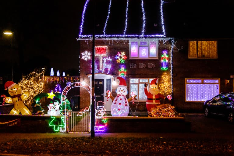 Leaving your Christmas lights up is actually good for your mental health Leaving your Christmas lights up is actually good for your mental health