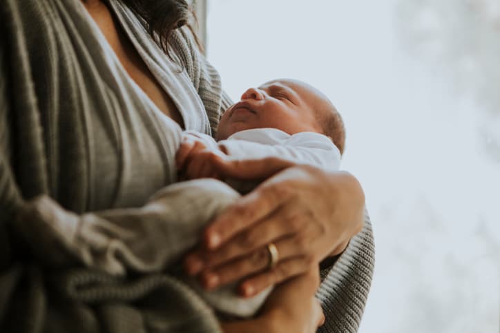 Is letting your baby sleep in your arms a bad idea? Not really, say these experts Is letting your baby sleep in your arms a bad idea? Not really, say these experts