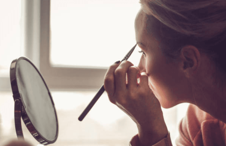 Eyebrow dandruff: Why you get it and how to get rid of it