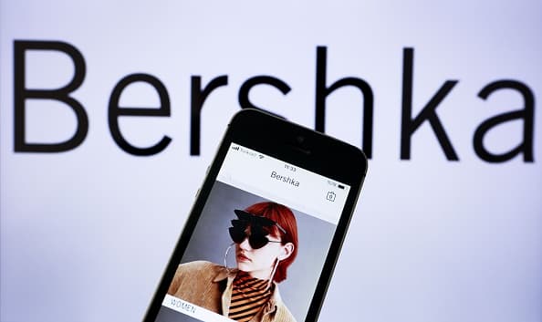 This Bershka dress comes is a holiday essential in BOTH colours This Bershka dress comes is a holiday essential in BOTH colours