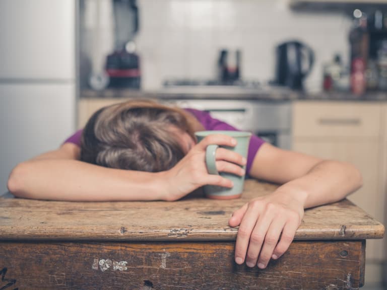 13-year-old girl dresses up as a ‘tired-mum’ for Halloween and it’s spot on