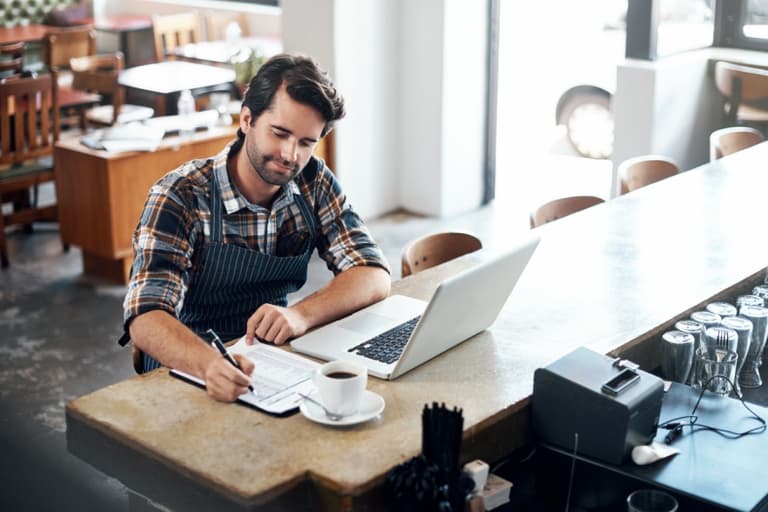 Single dad tells his employees to stop apologising for having lives outside of work