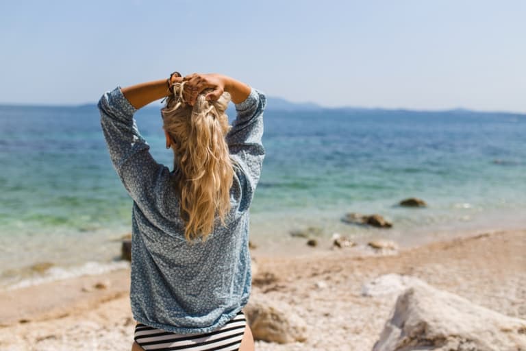 3 easy hacks for gorgeous, bouncy beach waves – without using heat