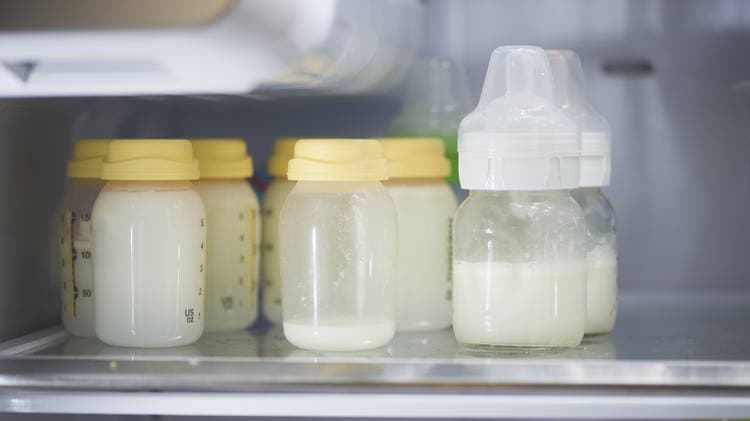 ‘Rule of 5’: What every breastfeeding mum needs to know about storing pumped milk ‘Rule of 5’: What every breastfeeding mum needs to know about storing pumped milk