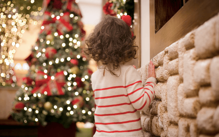 15 screen-free and fun activities to keep the kids busy with while waiting for Santa