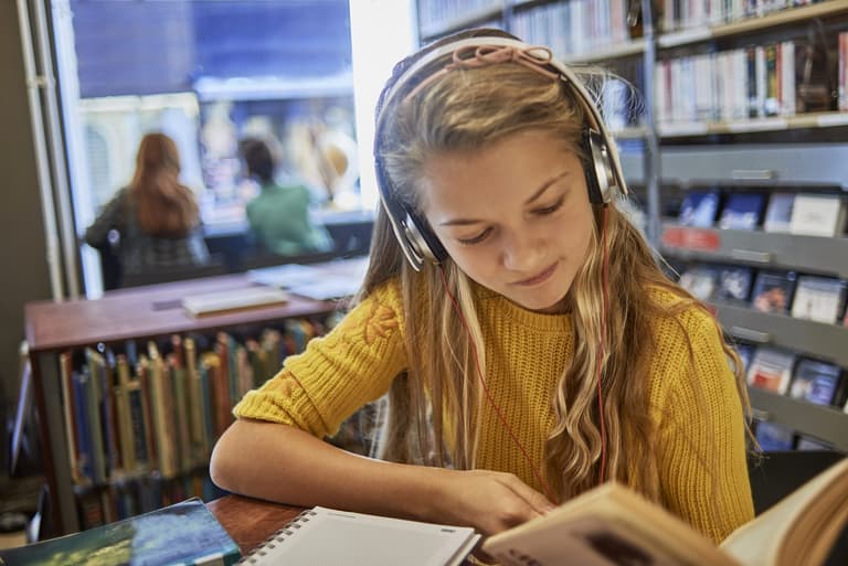 Book Hub Publishing are holding free poetry tutorials for Leaving Cert students Book Hub Publishing are holding free poetry tutorials for Leaving Cert students