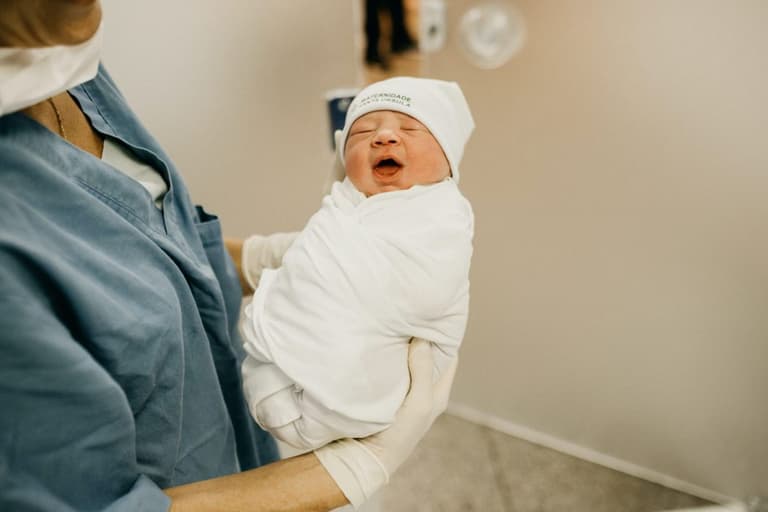 Woman born without a uterus gives birth after groundbreaking uterus transplant surgery