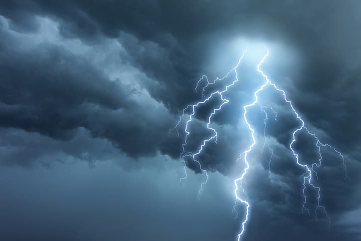 Met Éireann warns of thunderstorms as Atlantic system set to hit Ireland