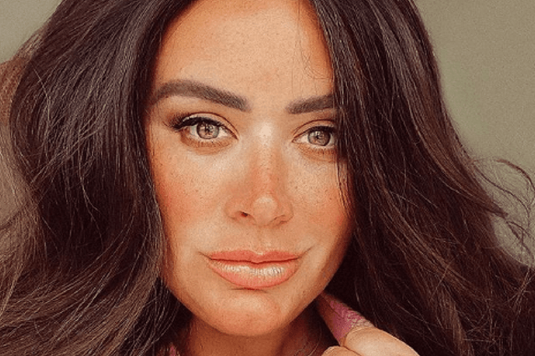 “The best secret”: Joanne Larby shares baby news in emotional Instagram video “The best secret”: Joanne Larby shares baby news in emotional Instagram video