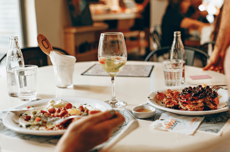 Parents should not bring children into restaurants for indoor dining, Holohan warns