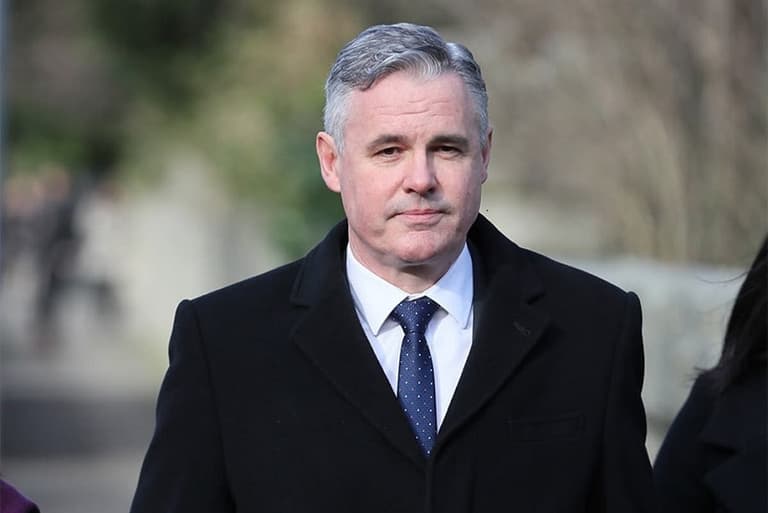 RTÉ presenter son’s nose broken and bike stolen in vicious attack RTÉ presenter son’s nose broken and bike stolen in vicious attack