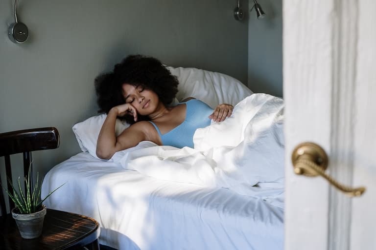 July heatwave: Sleep expert reveals 5 tips on snoozing through the heat