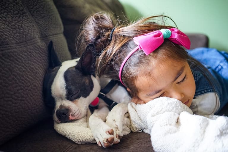 This mum’s trick for getting her kid to sleep might just bloody work!