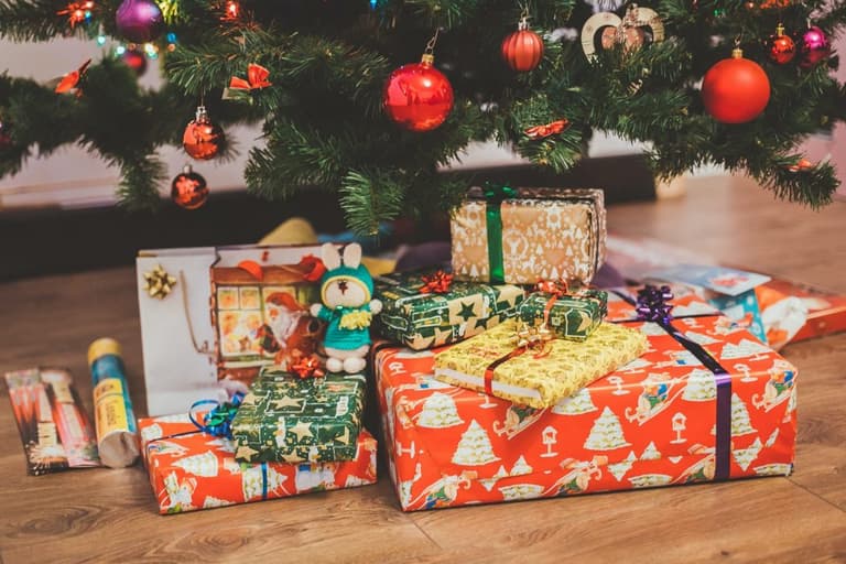 Mum starts debate after asking how many gifts kids should get for Christmas- what do you think? Mum starts debate after asking how many gifts kids should get for Christmas- what do you think?