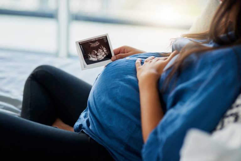 Group of midwives launch free information hub and not-for-profit conception kits