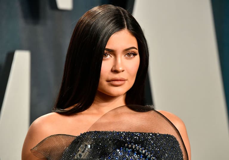 “It’s not easy”: Kylie Jenner gets honest about her postpartum recovery “It’s not easy”: Kylie Jenner gets honest about her postpartum recovery