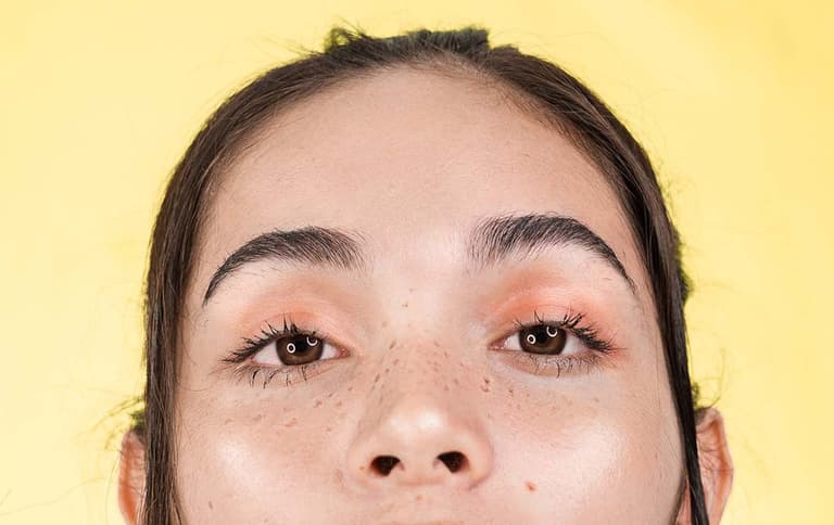 Apparently lots of people don’t wear foundation on their foreheads and we’re shook Apparently lots of people don’t wear foundation on their foreheads and we’re shook