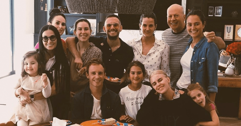 Bruce Willis’ family share gratitude for public’s support after his aphasia diagnosis Bruce Willis’ family share gratitude for public’s support after his aphasia diagnosis