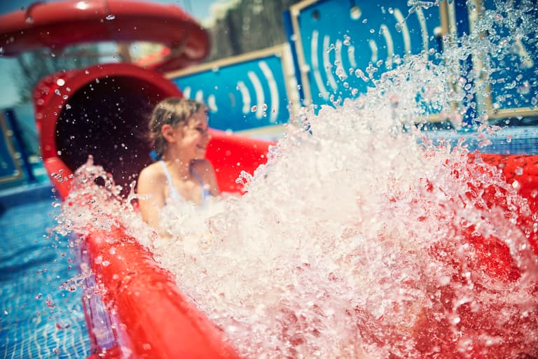 Dad calls out waterpark after staff weighed his teenage daughter