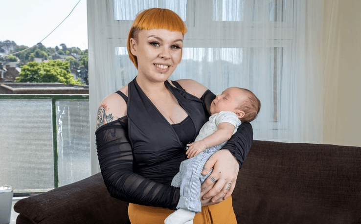 Woman welcomes baby boy after artificially inseminating herself with €30 at-home kit