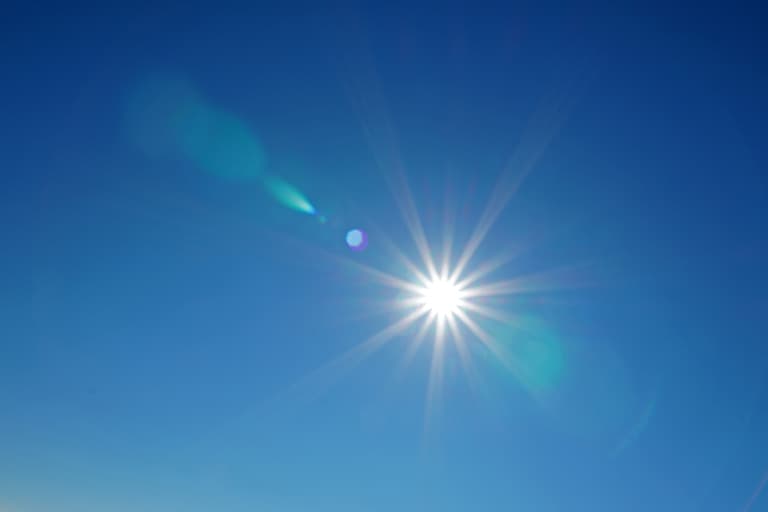 Met Éireann extends high temperature warning for Ireland this weekend