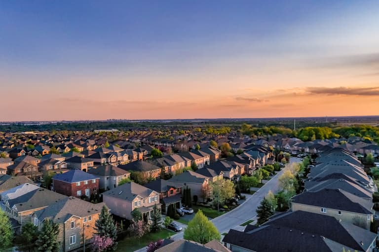 Woman calls for child-free suburbs because she is sick of screaming children