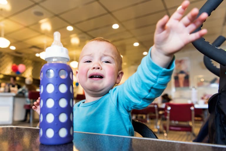 Parent says it’s “selfish” to let children cry in restaurants