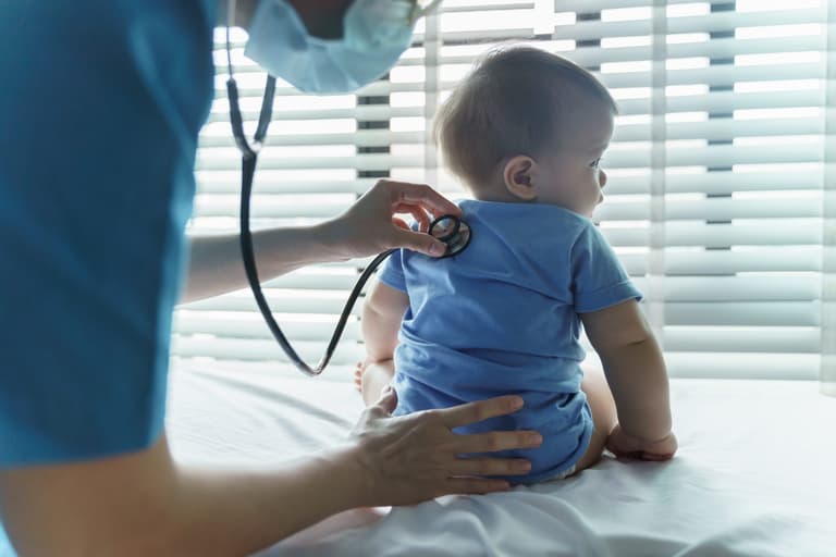Strep A: Mum told to crush up antibiotics for baby after medicine shortage