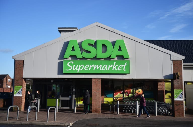 Toddler saved by supermarket workers after hearing mother screaming for help Toddler saved by supermarket workers after hearing mother screaming for help