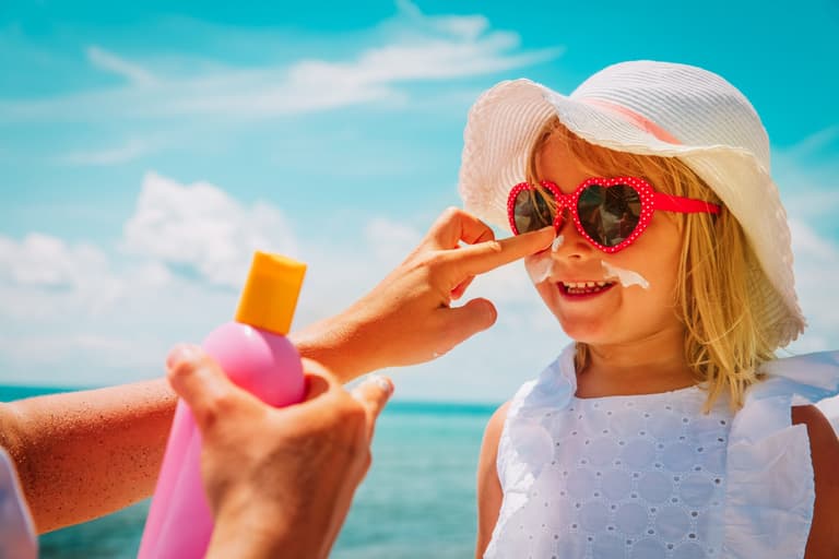 HSE warn parents over signs of ‘heat exhaustion’ as temperatures soar HSE warn parents over signs of ‘heat exhaustion’ as temperatures soar