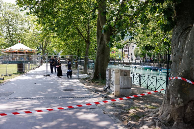 Update: Toddlers fighting for their lives following stabbing in French playground Update: Toddlers fighting for their lives following stabbing in French playground