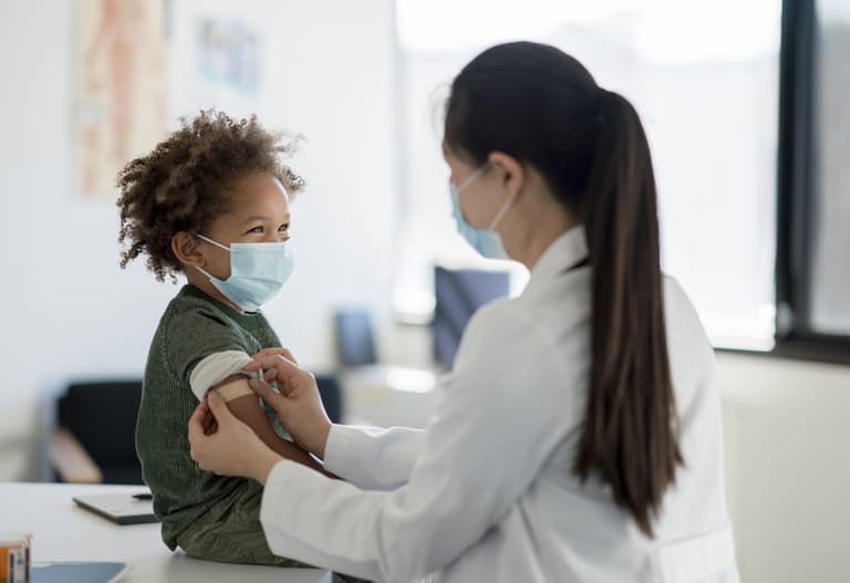 Chickenpox vaccine set to be added to childhood routine jabs