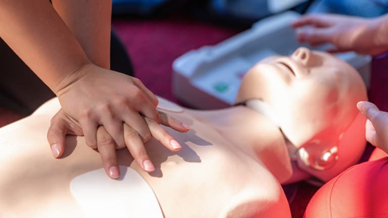 Irish Heart Foundation creates next generation of lifesavers through CPR Programmes Irish Heart Foundation creates next generation of lifesavers through CPR Programmes