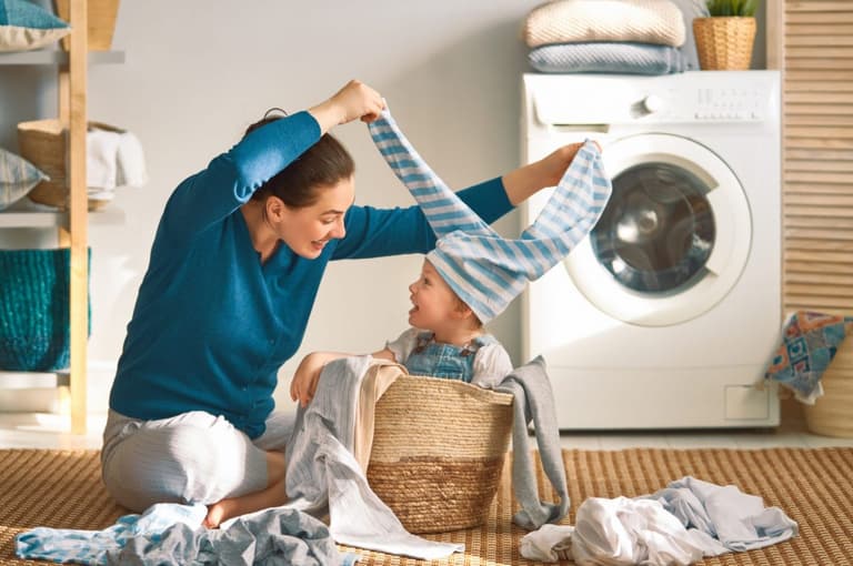 This is a handy ‘overnight’ hack for drying clothes in winter without using a heater or dryer