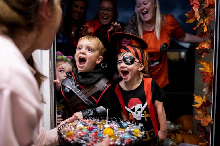 Poll reveals the worst treats to hand out to trick-or-treaters at Halloween Poll reveals the worst treats to hand out to trick-or-treaters at Halloween