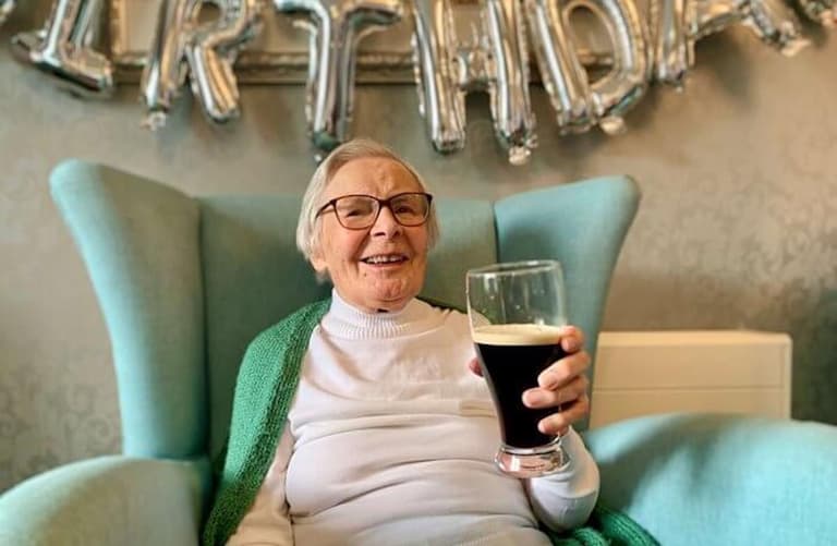Woman (104) says the secret to a long life is ‘a Guinness a day and don’t marry’ Woman (104) says the secret to a long life is ‘a Guinness a day and don’t marry’