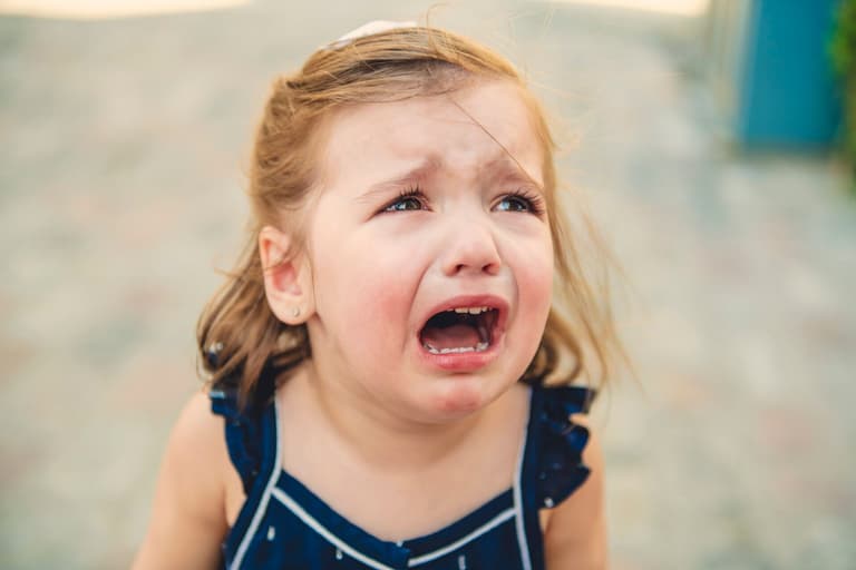 Man goes viral for refusing to give up his spot on a ride to a crying child Man goes viral for refusing to give up his spot on a ride to a crying child