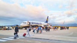Ryanair-friendly cabin bag that’s ‘perfect for travel’ is on sale for less than €9